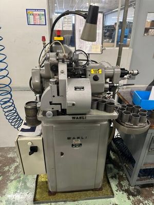 l'image d'une machine posée sur une table