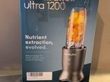 une boîte contenant un mixeur Nutribullet Ultra 12000 posée sur le plan de travail