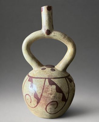 Vase à étrier à décor géométrique, culture Moche, 200-800 ap…