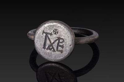 Anneau MÉRovingien EN Argent Avec Monogramme ET Croix