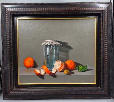 une photo d'un tableau représentant des oranges et un bocal