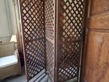 une photo d'un paravent dans une maison