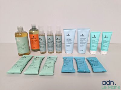 de nombreux types de produits de soins de la peau sur la table