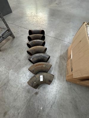 Ensemble de 6 coude a 90 degre DN 100 environ (en l'état) - …