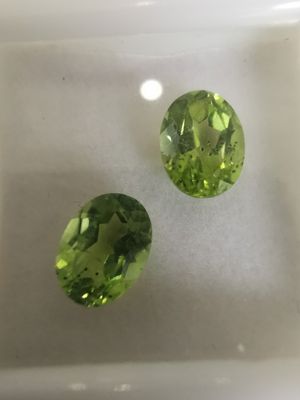 PERIDOT VVS Nbr 2 Pakistan ovale 8,01 x 6,09 x 4,64 3,19ct