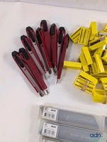 Lot de 260 lames de cutter, 15 cutters, 4 grattoirs à joints… (photo 4)