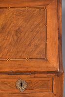 Bureau de pente en noyer et bois de placage à décor de filet… (photo 4)