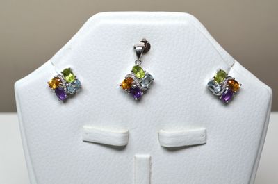 Un ensemble de bijoux "tuti fruti", en argent, comprenant : …