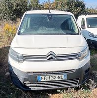 CTTE CITROEN Berlingo de couleur blanche … (photo 6)