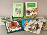 de nombreux livres pour enfants posés sur une table