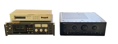 deux types différents d'équipements audio exposés
