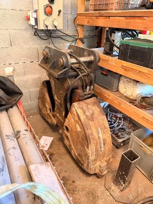 an image of a room with a lot of tools and equipment