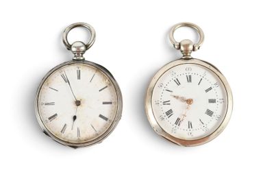 deux montres de poche en argent ornées de chiffres romains
