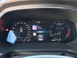 un gros plan du tableau de bord d'une voiture