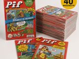 beaucoup de magazines empilés les uns sur les autres