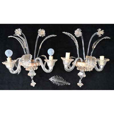 paire d'appliques murales en verre de Murano ornées de fleurs et de feuilles