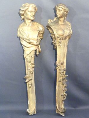 Couple à l'antique à décor de feuilles de chêne, 2 montants …