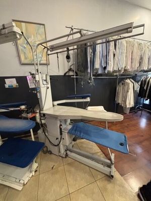 VENDU SUR DESIGNATION A L'HOTEL DES VENTES L'ANNEXE à CORBAS…