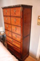 Chiffonier de style Louis XVI en bois de placage, à 11 tiroi… (photo 3)