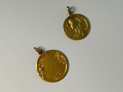 2 médailles en or 750 millièmes dont une représentant la Vierge. Poids - Photo 1