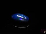l'image d'un oplite bleu dans l'obscurité