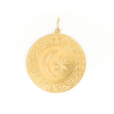 Importante médaille en or, ornée d'inscriptions et noeuds de… - Photo 1