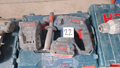 many tools that are sitting on a table together