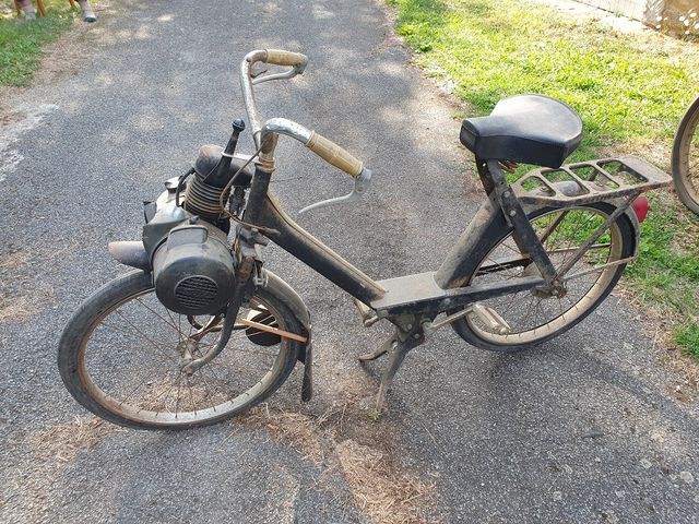 Vélo Solex 3300 immatriculée BL-530-J, 1ère mise en circulation l...
