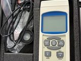 une télécommande rangée dans un étui
