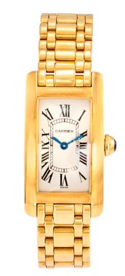 une image représentant une montre-bracelet en or avec des chiffres romains