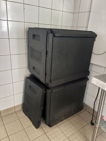 Deux containers de livraison isotherme polystyrène de marque POLI...