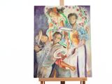 un tableau représentant un groupe de personnes, posé sur un chevalet
