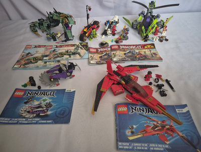 a lot of legos that are on a table