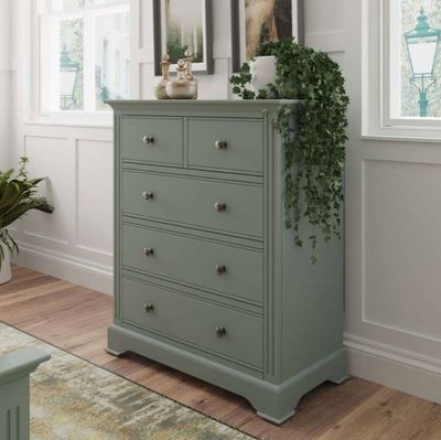 Commode 5 tiroirs LUNEA en chêne vert olive - 80x40x95 cm - …