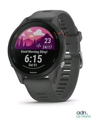 La Garmin est une montre connectée dotée d'un capteur de fréquence cardiaque intégré à l'écran