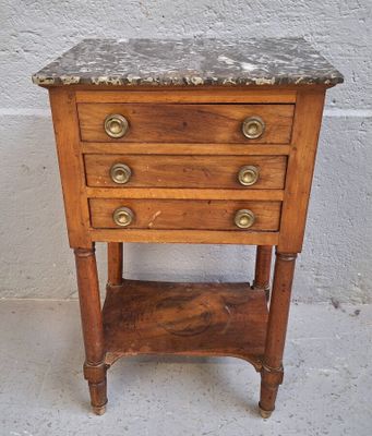 Chevet Empire en noyer ouvrant par trois tiroirs et reposant… - Photo 1