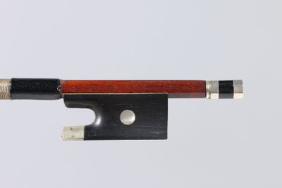 Archet de violon de l'école de BAZIN, fait entre 1880 et 198…