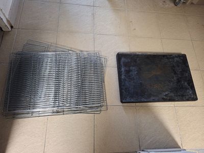 10 grilles inox et 10 plaques tôle