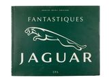 un livre vert et blanc orné d'un logo représentant un jaguar
