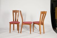 211 Suite de six chaises en orme à dossier ajouré légèrement… (photo 3)