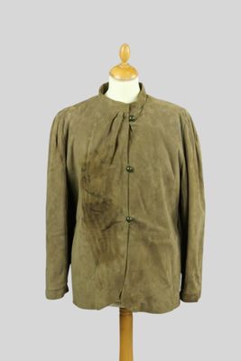 GUY LAROCHE Diffusion. Blouson en daim kaki clair doublé de …