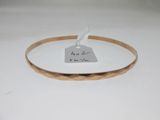 une photo d'un bracelet sur lequel figure une étiquette de prix