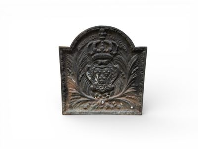 205/ Plaque de cheminée du XVIIIe siècle « Blason à trois fl…