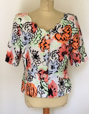 Emmanuelle KHANH, veste à manches courtes en lin imprimé.