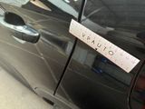 a sticker on the door of a car that says vaunto