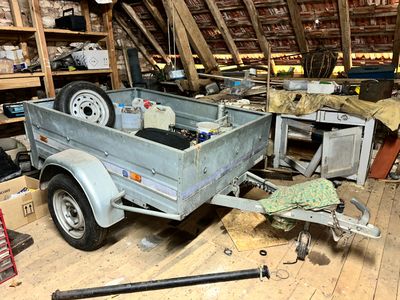 a trailer that is sitting in the middle of a room