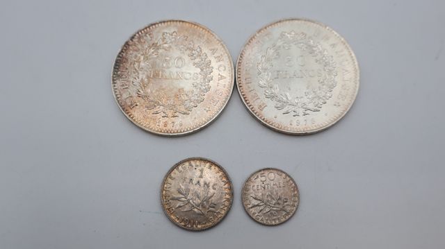 Lot de pièces de monnaies en argent : 2x50 francs 1976 ; 1 francs...