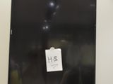 quelqu'un prend une photo d'une photo d'une personne dans le miroir
