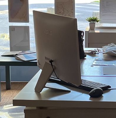 Deux pc combinés de marque HP, deux pc ASUS COMPACT