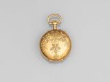 une montre de poche en or, munie d'une chaîne et ornée d'un motif floral